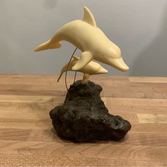 Vintage 1975 New Designs Dolphin and Calf on Burlwood Sculpture 5” MCM Decor - Picture 4 of 6